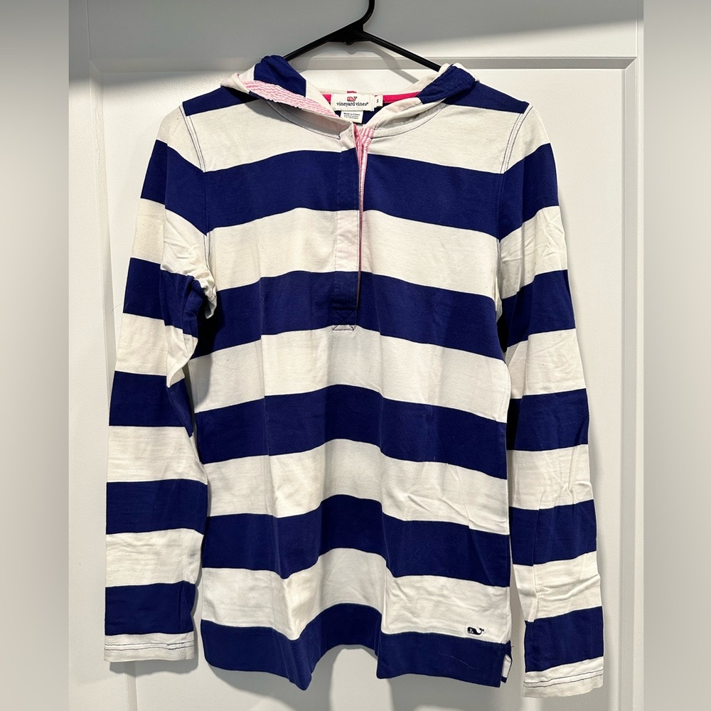 Vineyard Vines Hooded, Long-sleeved Top